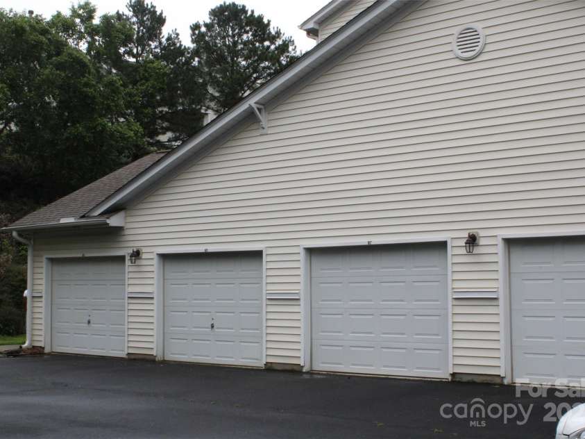 9823 Hyde Glen Court, Charlotte, NC 28262.  MLS# CAR4268137, YatesRealty ID 18866. 