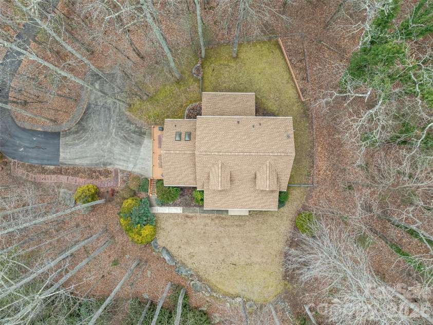 24 Abbey Lane, Hendersonville, NC 28739.  MLS# CAR4351238, YatesRealty ID 18867. 