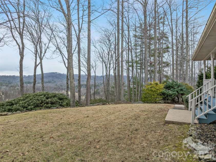 24 Abbey Lane, Hendersonville, NC 28739.  MLS# CAR4351238, YatesRealty ID 18867. 