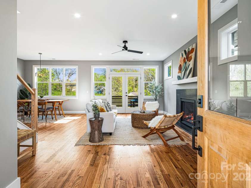 37 Crestview Street, Asheville, NC 28803.  MLS# CAR4238543, YatesRealty ID 18867. 