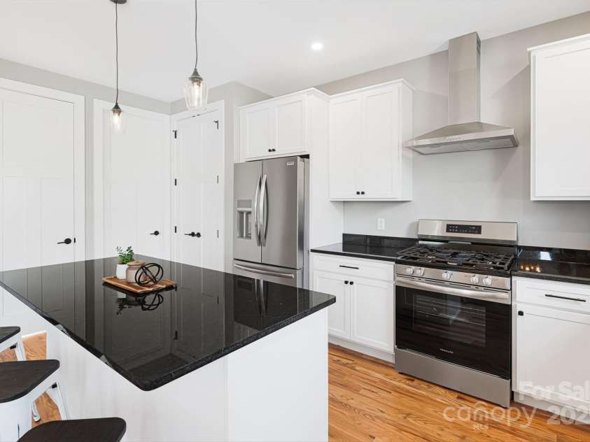 37 Crestview Street, Asheville, NC 28803.  MLS# CAR4238543, YatesRealty ID 18867. 