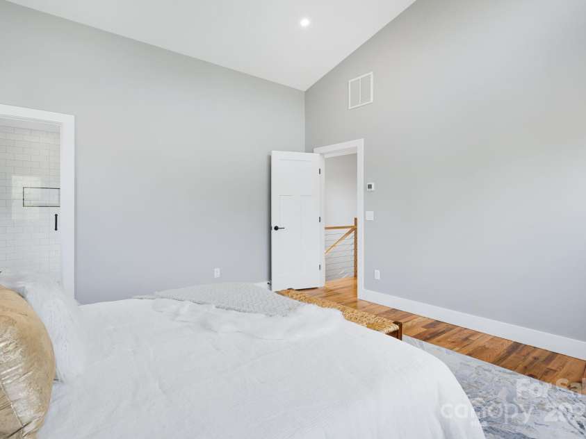 37 Crestview Street, Asheville, NC 28803.  MLS# CAR4238543, YatesRealty ID 18867. 