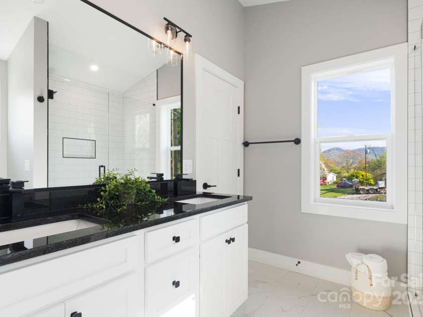 37 Crestview Street, Asheville, NC 28803.  MLS# CAR4238543, YatesRealty ID 18867. 