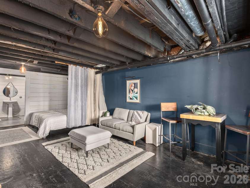 178 Montford Avenue, Asheville, NC 28801.  MLS# CAR4349325, YatesRealty ID 18868. Basement studio - Open Floor Plan
