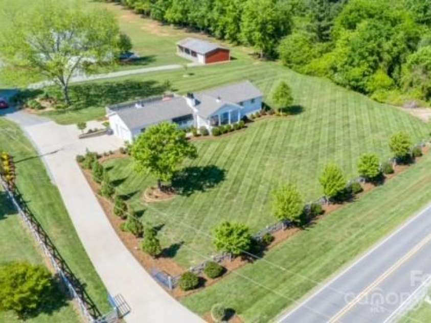 796 Cornelius Road, Mooresville, NC 28117.  MLS# CAR4192360, YatesRealty ID 18868. 