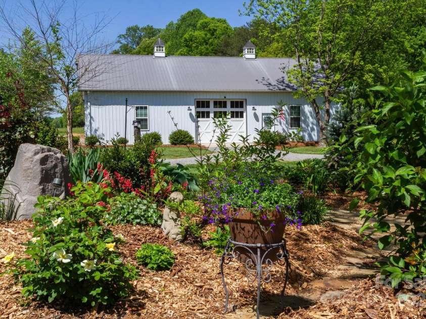 796 Cornelius Road, Mooresville, NC 28117.  MLS# CAR4192360, YatesRealty ID 18868. 