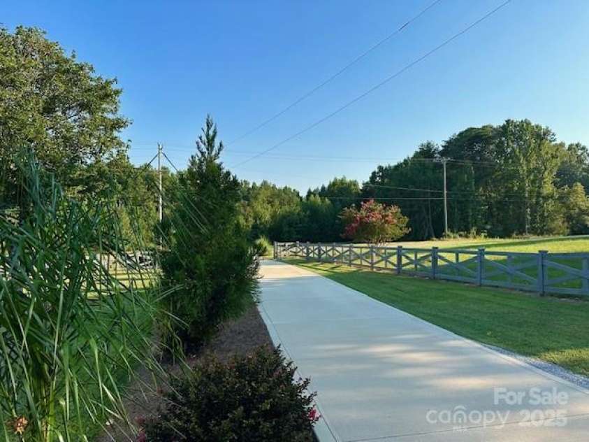 796 Cornelius Road, Mooresville, NC 28117.  MLS# CAR4192360, YatesRealty ID 18868. 