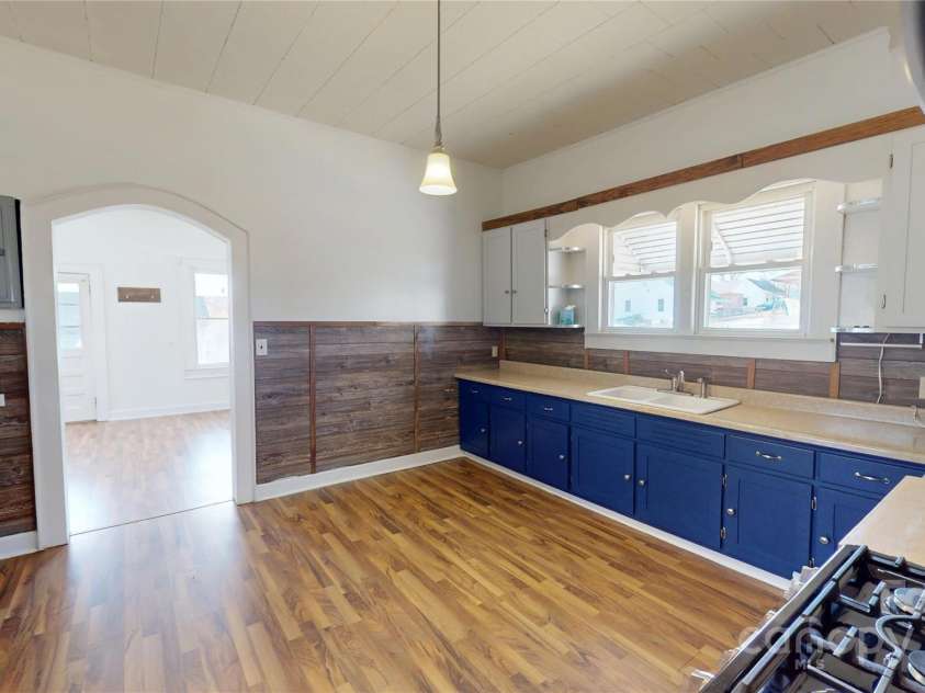 52 6th C Street, Marion, NC 28752.  MLS# CAR4222041, YatesRealty ID 18869. 