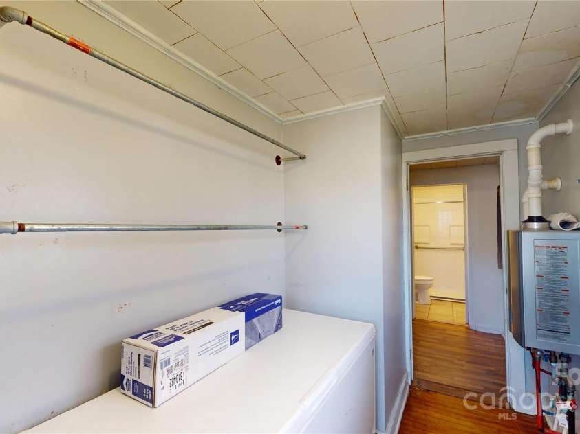 52 6th C Street, Marion, NC 28752.  MLS# CAR4222041, YatesRealty ID 18869. 