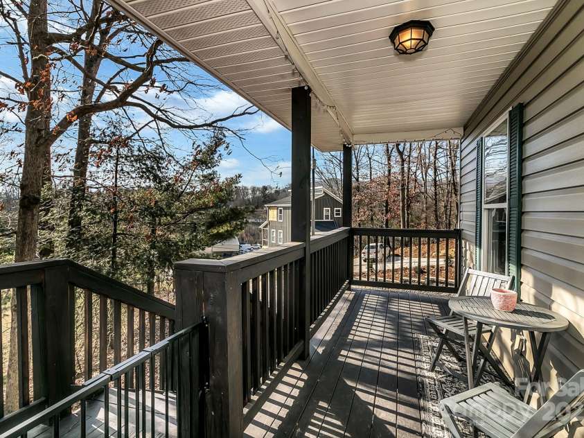 10 Harrisland Drive, Asheville, NC 28806.  MLS# CAR4316765, YatesRealty ID 1887. 