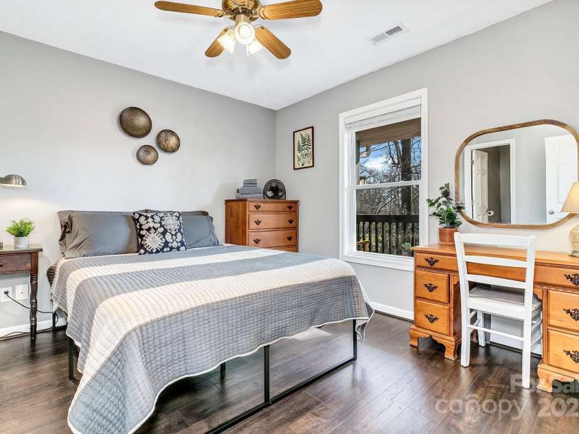 10 Harrisland Drive, Asheville, NC 28806.  MLS# CAR4316765, YatesRealty ID 1887. 