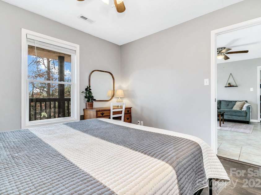 10 Harrisland Drive, Asheville, NC 28806.  MLS# CAR4316765, YatesRealty ID 1887. 