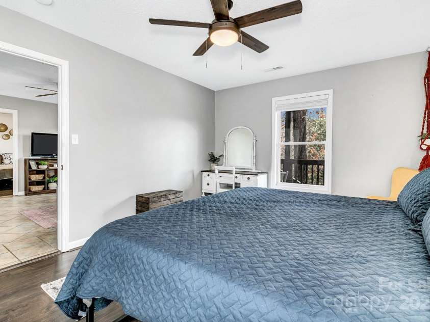 10 Harrisland Drive, Asheville, NC 28806.  MLS# CAR4316765, YatesRealty ID 1887. 