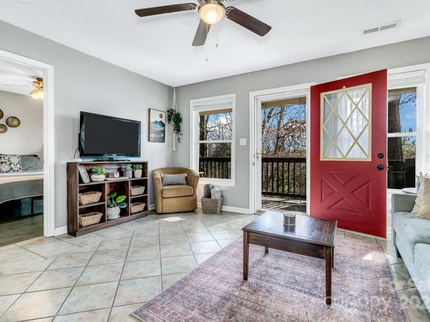 10 Harrisland Drive, Asheville, NC 28806.  MLS# CAR4316765, YatesRealty ID 1887. 