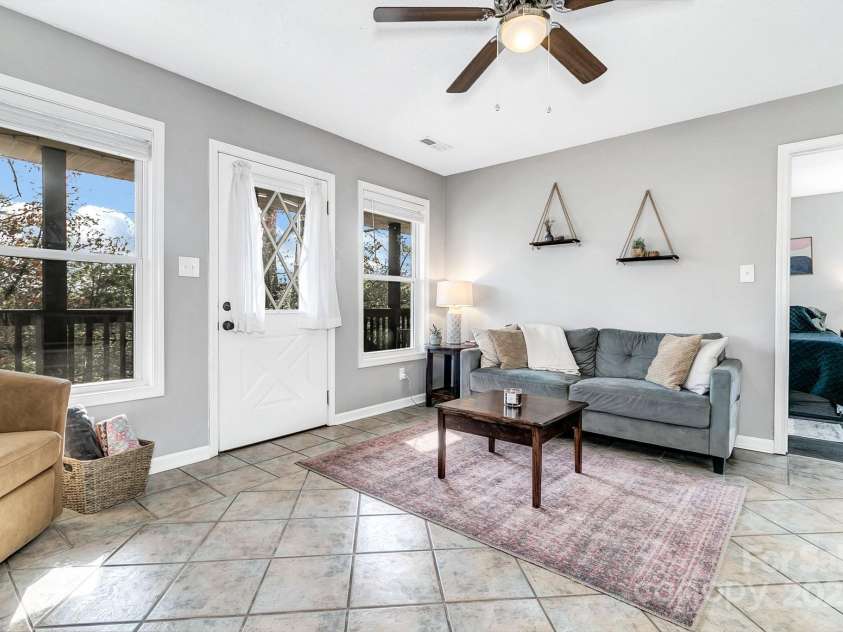 10 Harrisland Drive, Asheville, NC 28806.  MLS# CAR4316765, YatesRealty ID 1887. 