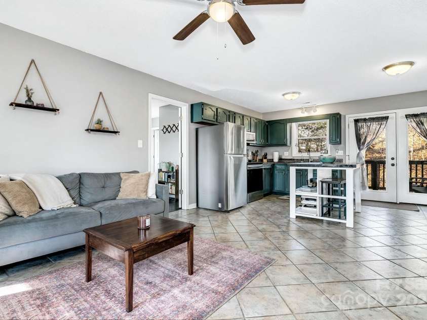 10 Harrisland Drive, Asheville, NC 28806.  MLS# CAR4316765, YatesRealty ID 1887. 