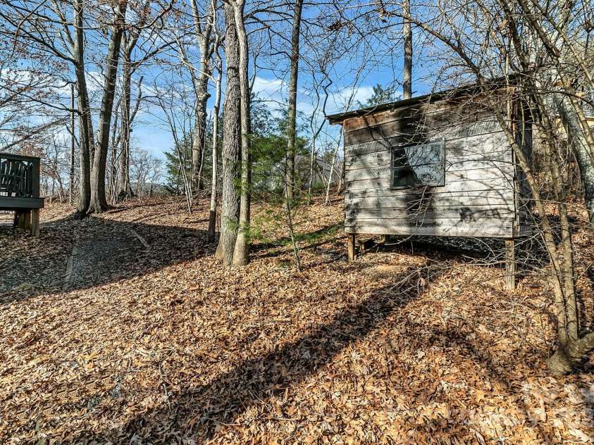 10 Harrisland Drive, Asheville, NC 28806.  MLS# CAR4316765, YatesRealty ID 1887. 