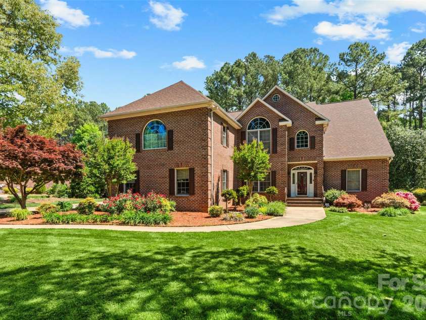 226 Glenview Drive, Salisbury, NC 28147.  MLS# CAR4372164, YatesRealty ID 18870. 