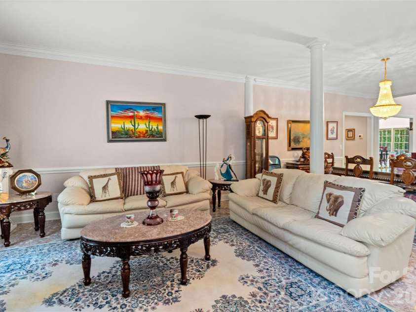 226 Glenview Drive, Salisbury, NC 28147.  MLS# CAR4372164, YatesRealty ID 18870. 