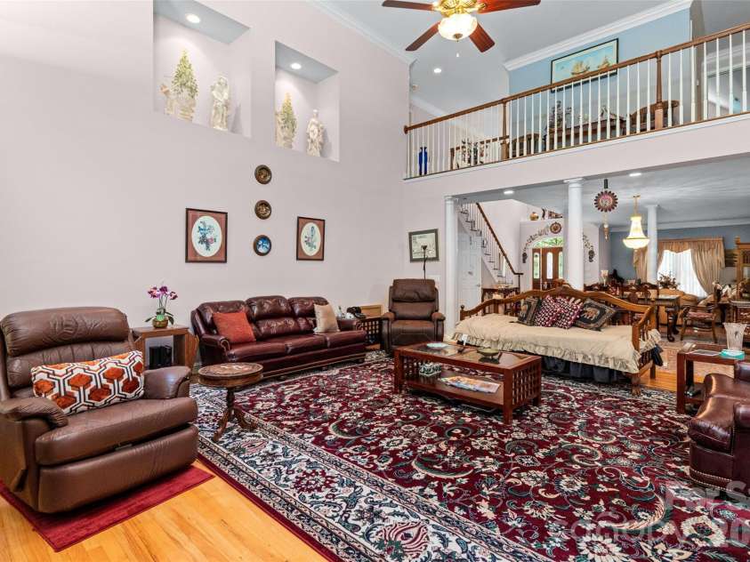 226 Glenview Drive, Salisbury, NC 28147.  MLS# CAR4372164, YatesRealty ID 18870. 