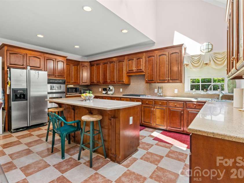 226 Glenview Drive, Salisbury, NC 28147.  MLS# CAR4372164, YatesRealty ID 18870. 