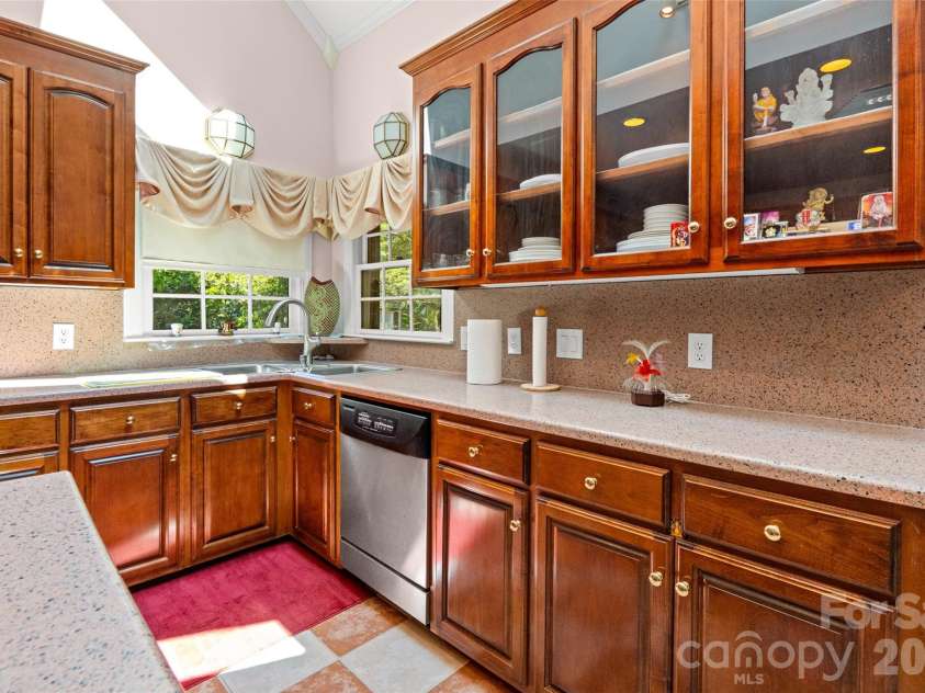 226 Glenview Drive, Salisbury, NC 28147.  MLS# CAR4372164, YatesRealty ID 18870. 