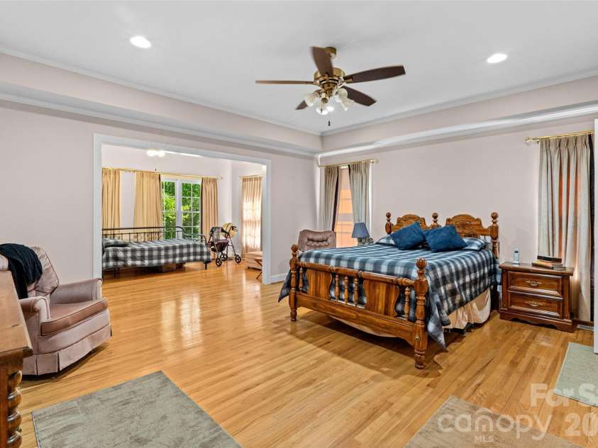 226 Glenview Drive, Salisbury, NC 28147.  MLS# CAR4372164, YatesRealty ID 18870. 
