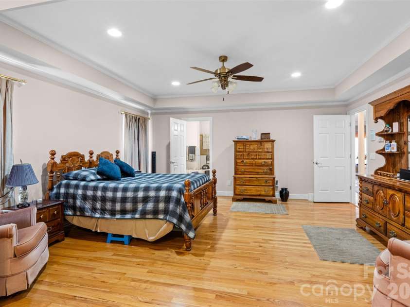 226 Glenview Drive, Salisbury, NC 28147.  MLS# CAR4372164, YatesRealty ID 18870. 