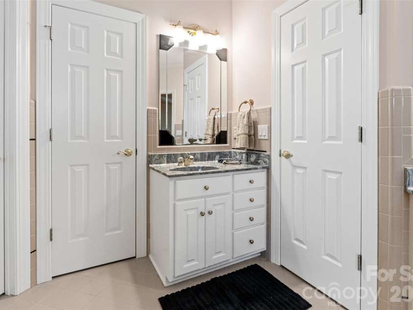 226 Glenview Drive, Salisbury, NC 28147.  MLS# CAR4372164, YatesRealty ID 18870. 