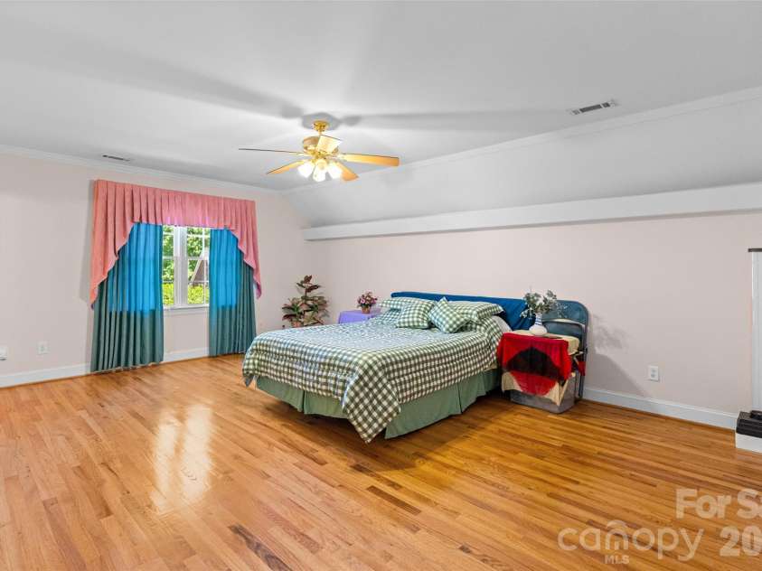 226 Glenview Drive, Salisbury, NC 28147.  MLS# CAR4372164, YatesRealty ID 18870. 