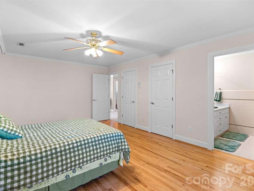 226 Glenview Drive, Salisbury, NC 28147.  MLS# CAR4372164, YatesRealty ID 18870. 