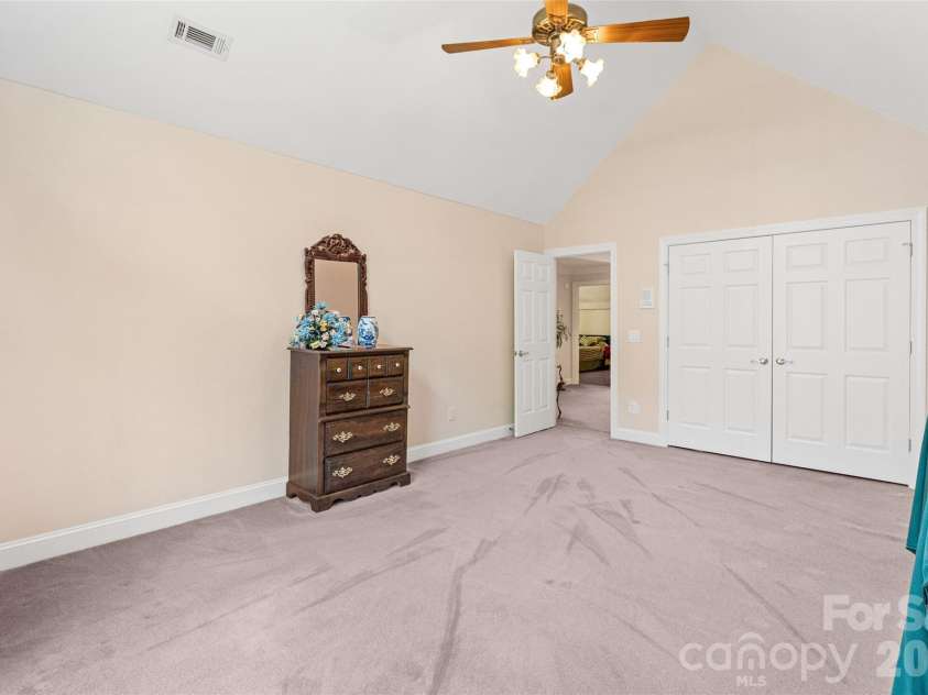 226 Glenview Drive, Salisbury, NC 28147.  MLS# CAR4372164, YatesRealty ID 18870. 