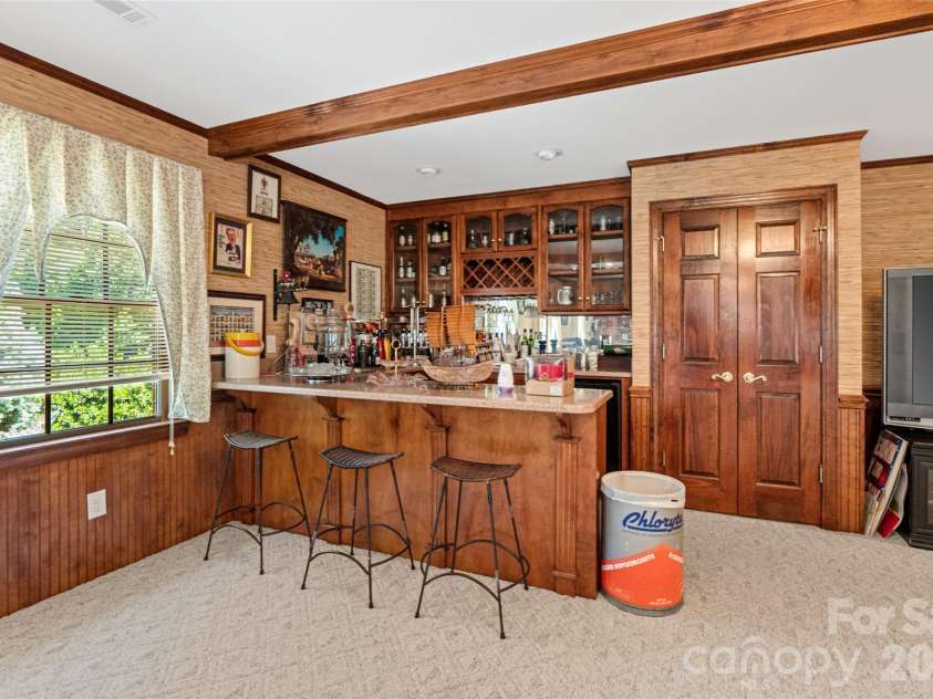 226 Glenview Drive, Salisbury, NC 28147.  MLS# CAR4372164, YatesRealty ID 18870. 