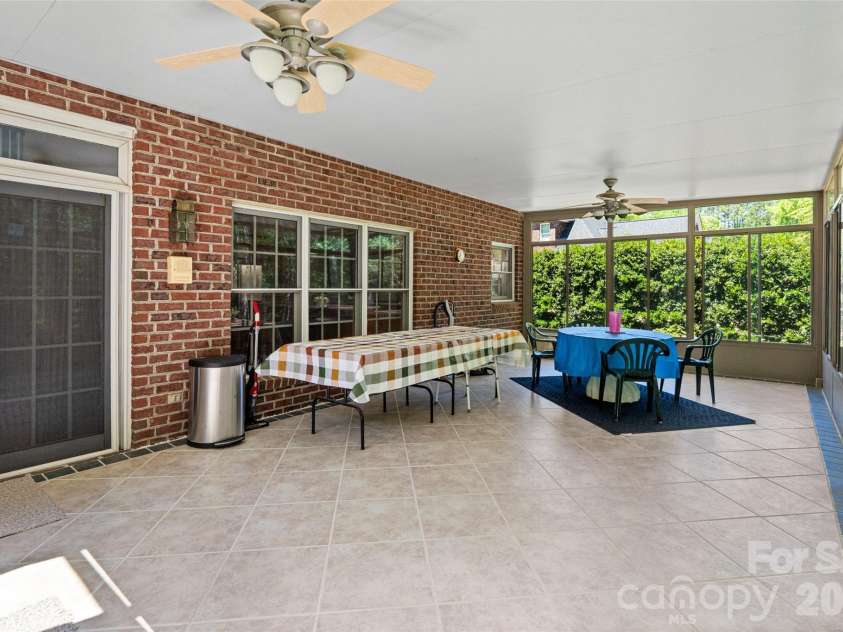 226 Glenview Drive, Salisbury, NC 28147.  MLS# CAR4372164, YatesRealty ID 18870. 