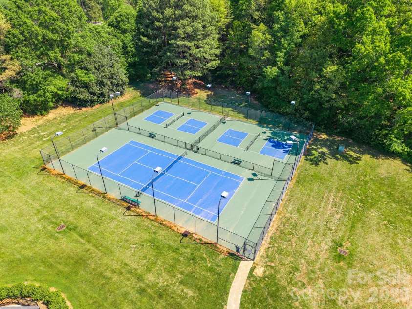226 Glenview Drive, Salisbury, NC 28147.  MLS# CAR4372164, YatesRealty ID 18870. 