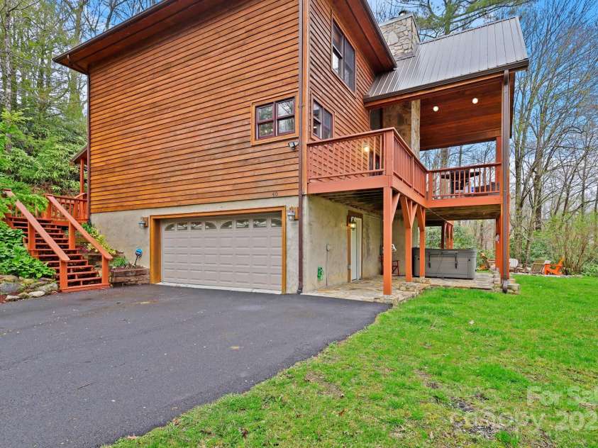 40 Ollis Ridge Lane, Elk Park, NC 28622.  MLS# CAR4268982, YatesRealty ID 18870. 