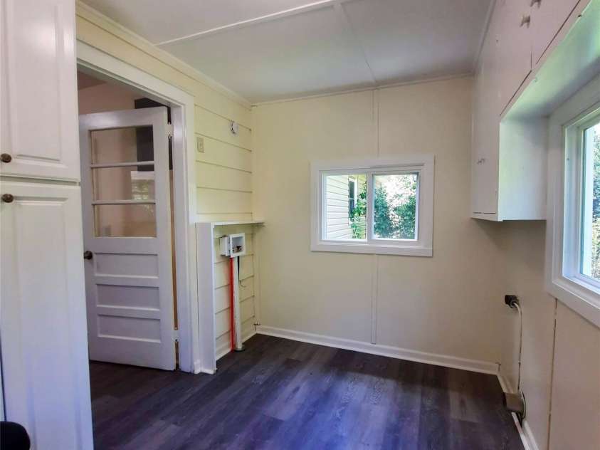 123 Longview Drive, Hendersonville, NC 28791.  MLS# CAR4254265, YatesRealty ID 18871. Laundry room