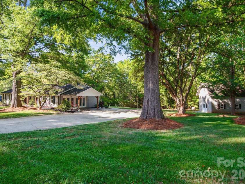570 Crestside Drive, Concord, NC 28025.  MLS# CAR4362866, YatesRealty ID 18871. 