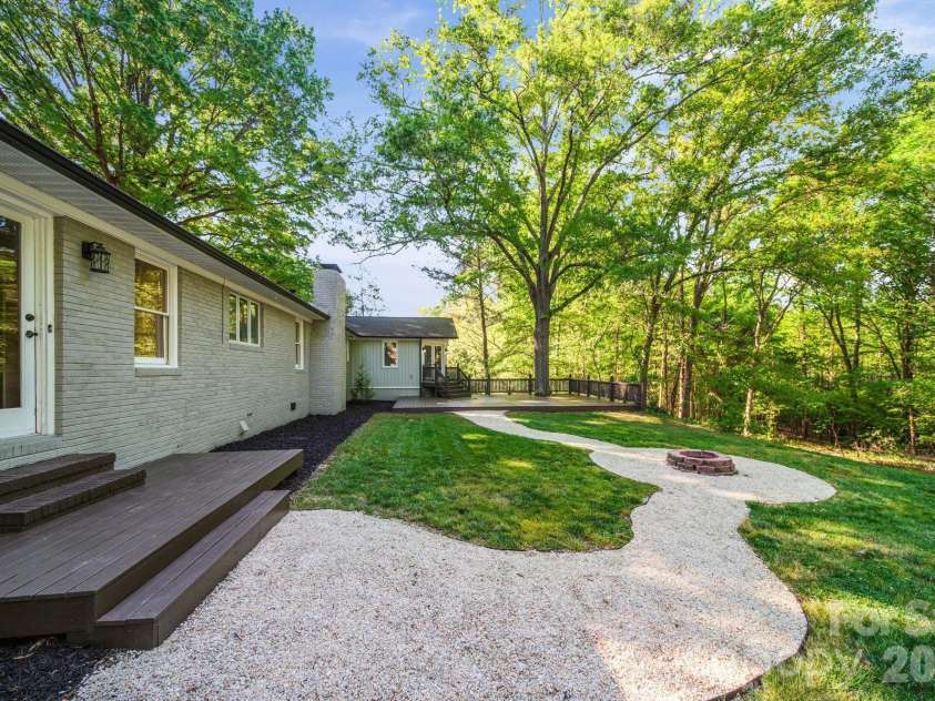 570 Crestside Drive, Concord, NC 28025.  MLS# CAR4362866, YatesRealty ID 18871. 