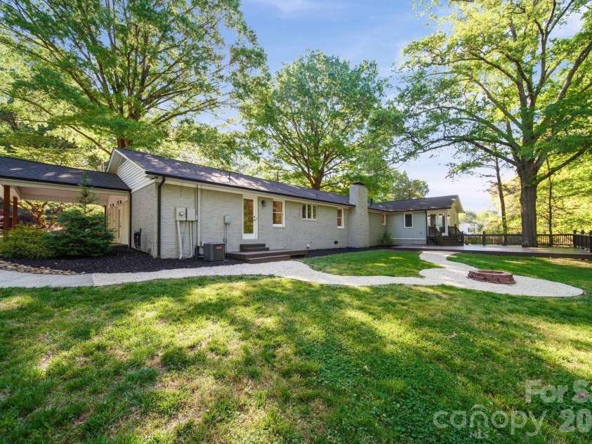 570 Crestside Drive, Concord, NC 28025.  MLS# CAR4362866, YatesRealty ID 18871. 