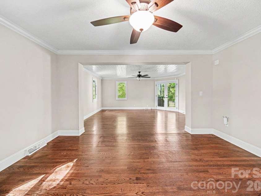 570 Crestside Drive, Concord, NC 28025.  MLS# CAR4362866, YatesRealty ID 18871. 