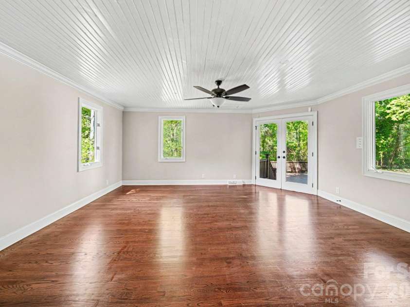 570 Crestside Drive, Concord, NC 28025.  MLS# CAR4362866, YatesRealty ID 18871. 
