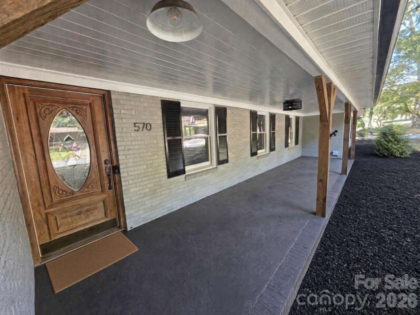 570 Crestside Drive, Concord, NC 28025.  MLS# CAR4433421, YatesRealty ID 18871. 