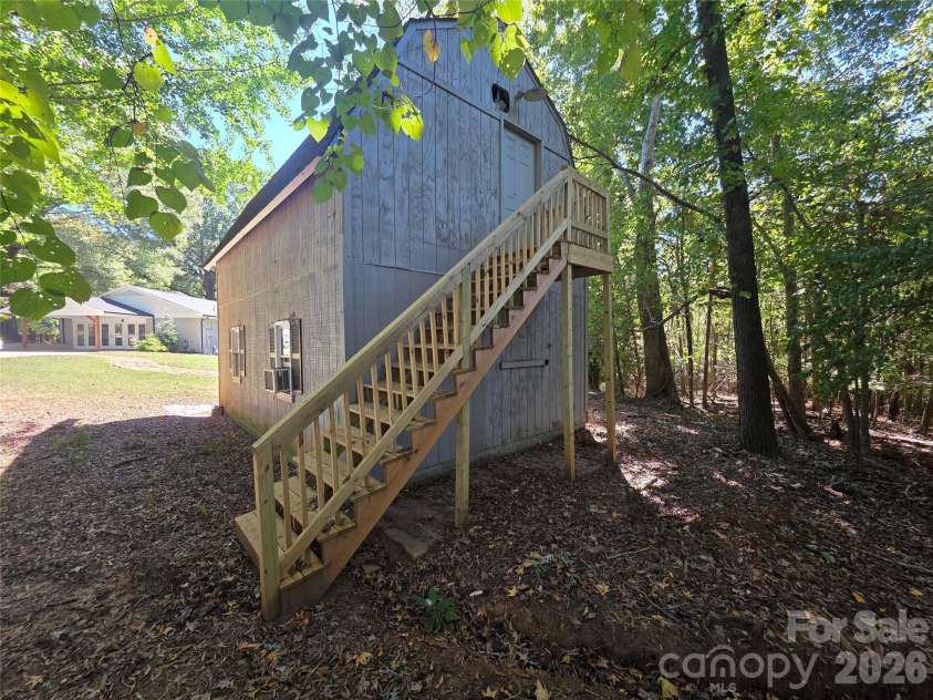 570 Crestside Drive, Concord, NC 28025.  MLS# CAR4433421, YatesRealty ID 18871. 