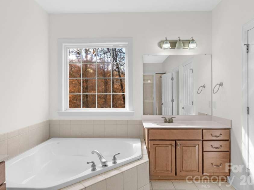 1300 Longleaf Court, Weddington, NC 28104.  MLS# CAR4306141, YatesRealty ID 18872. 2nd primary bath