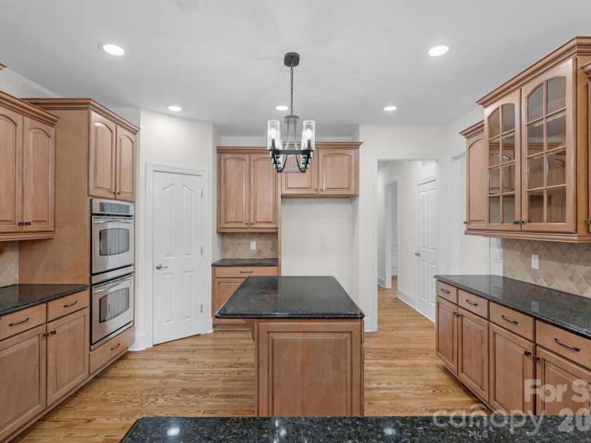 1300 Longleaf Court, Weddington, NC 28104.  MLS# CAR4306141, YatesRealty ID 18872. Lots of cabinet space