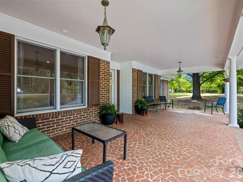 1709 Lakeview Drive, Monroe, NC 28112.  MLS# CAR4370444, YatesRealty ID 18875. 
