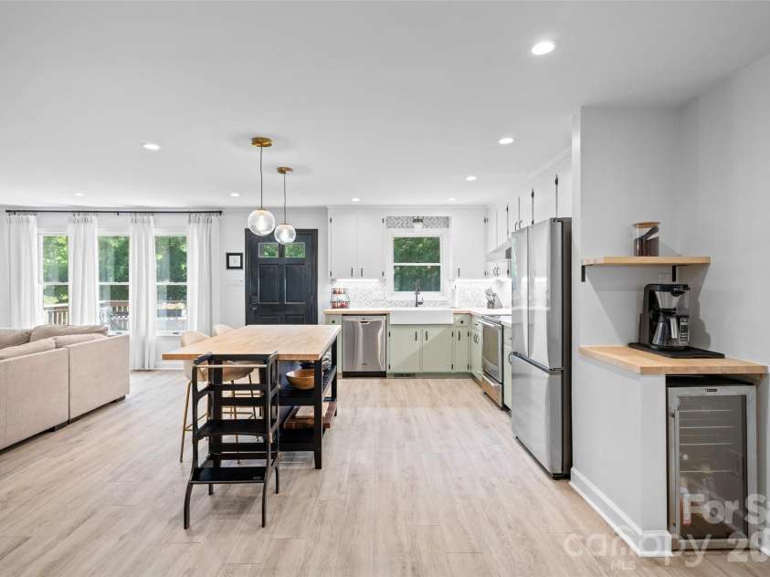 1709 Lakeview Drive, Monroe, NC 28112.  MLS# CAR4370444, YatesRealty ID 18875. 