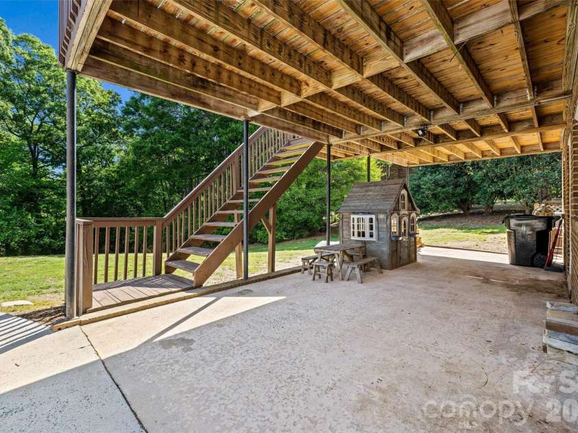 1709 Lakeview Drive, Monroe, NC 28112.  MLS# CAR4370444, YatesRealty ID 18875. 