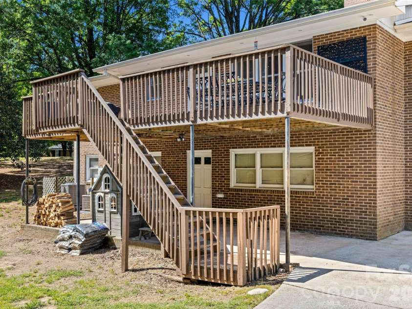 1709 Lakeview Drive, Monroe, NC 28112.  MLS# CAR4370444, YatesRealty ID 18875. 